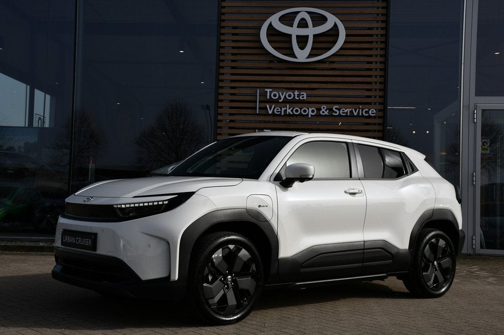 Toyota Urban Cruiser Executive 61 kWh Automaat 174pk | DEMO-, Auto's, Toyota, Bedrijf, Te koop, Urban Cruiser, 360° camera, ABS