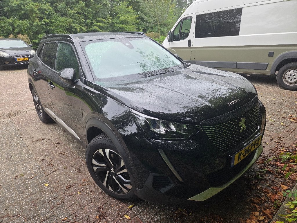 Foto 8 van Peugeot 2008 (Allure) 1.2 Puretech 2020 Zwart