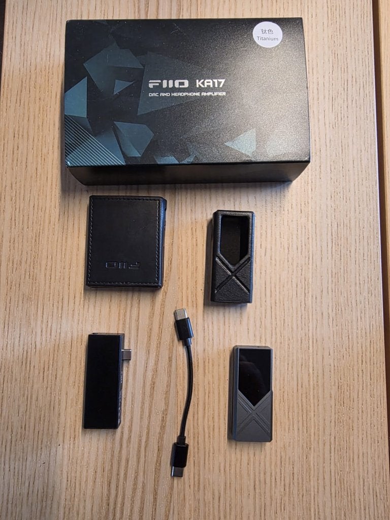 Fiio KA17 AMP/DAC hoofdtelefoonversterker + Fiio ESTICK, Zo goed als nieuw, 120 watt of meer, Stereo, Ophalen