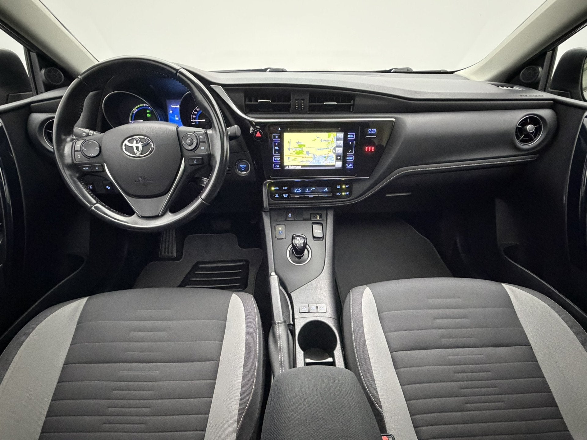 Toyota Auris 1.8 Hybrid Comfort | Fabrieksgarantie | Panoram, Dealer onderhouden, Gebruikt, Origineel Nederlands, Hybride Elektrisch/Benzine