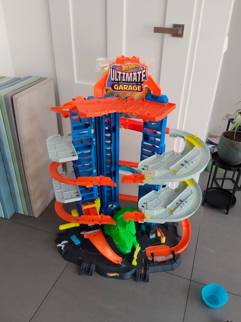 Hot Wheels Ultimate Garage Dino aanval, Ophalen, Opwindmechanisme, Hot Wheels, Racebaan