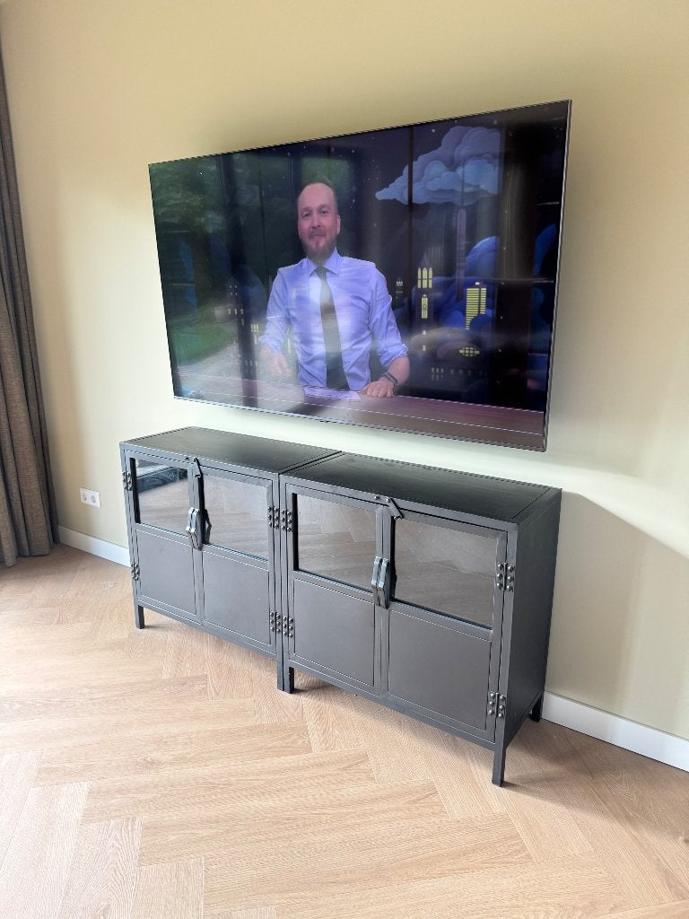 Opbergkast / tv meubel zwart metaal, Ophalen, 50 tot 100 cm, Zo goed als nieuw, Minder dan 100 cm