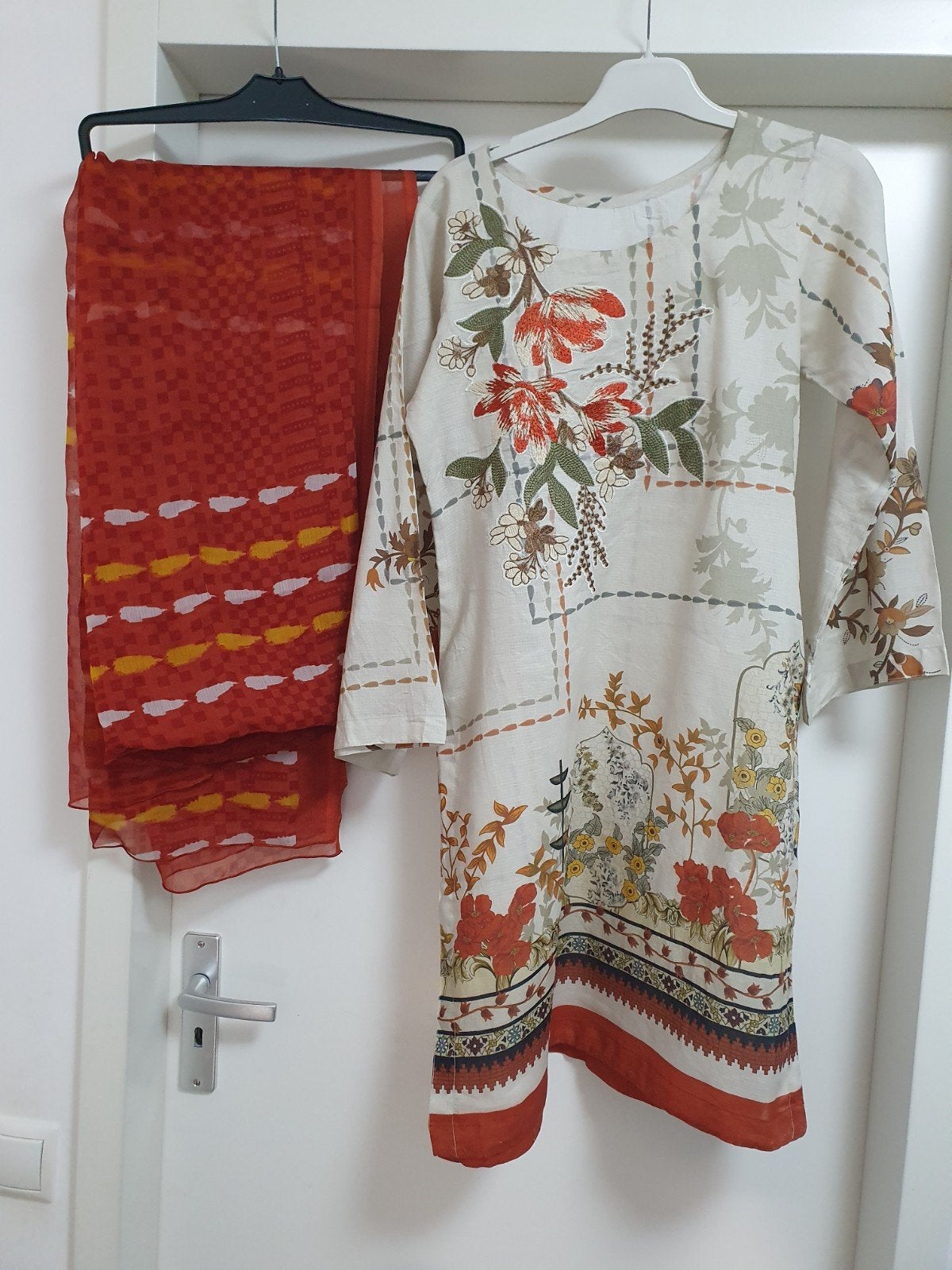 Prachtige Indiase/Pakistaanse jurk met sjaal maat XS, Overige typen, Meerkleurig, Ophalen of Verzenden, Maat 34 (XS) of kleiner