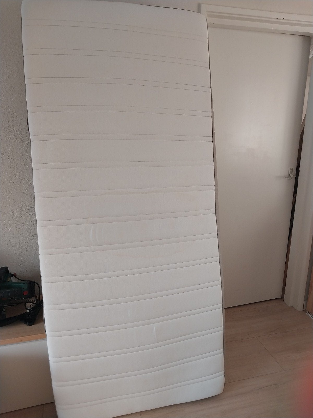 Matras met lichte gebruikerssporen, Huis en Inrichting, Ophalen, Gebruikt, 90 cm, Eenpersoons