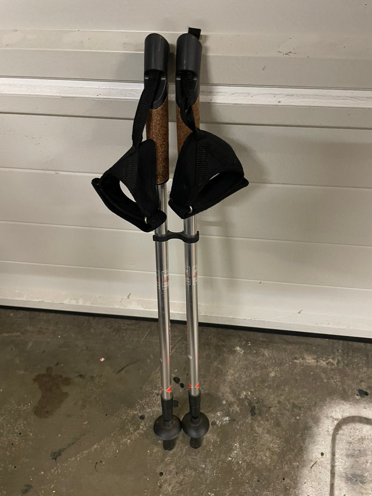 NORDIC WALKING ANTI SHOCK STICKS, Ophalen, Verstelbaar, Zo goed als nieuw