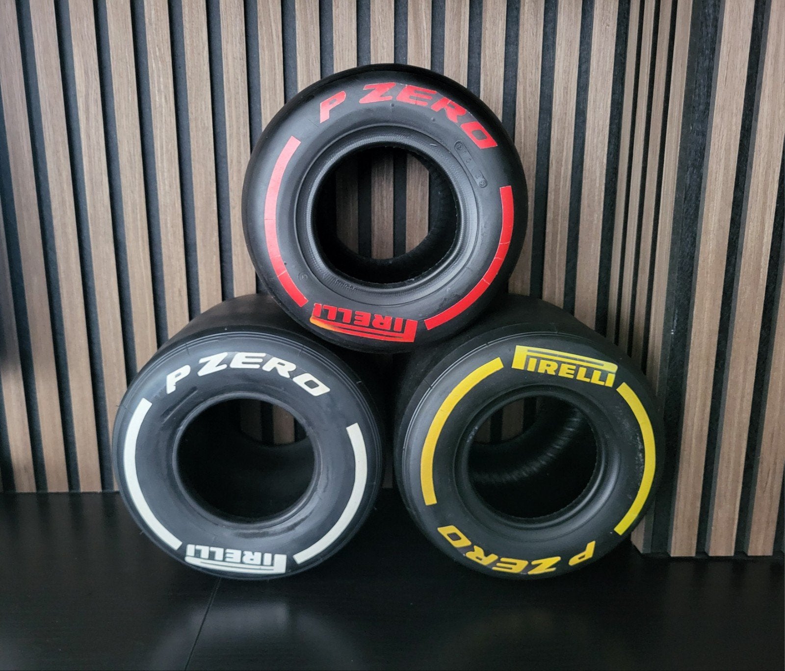 Pirelli bandjes ter decoratie, Motoren, Ophalen of Verzenden