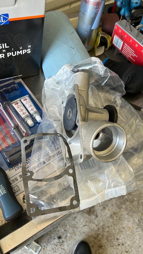 Opel kadett OHV waterpomp, Ophalen, Nieuw, Opel