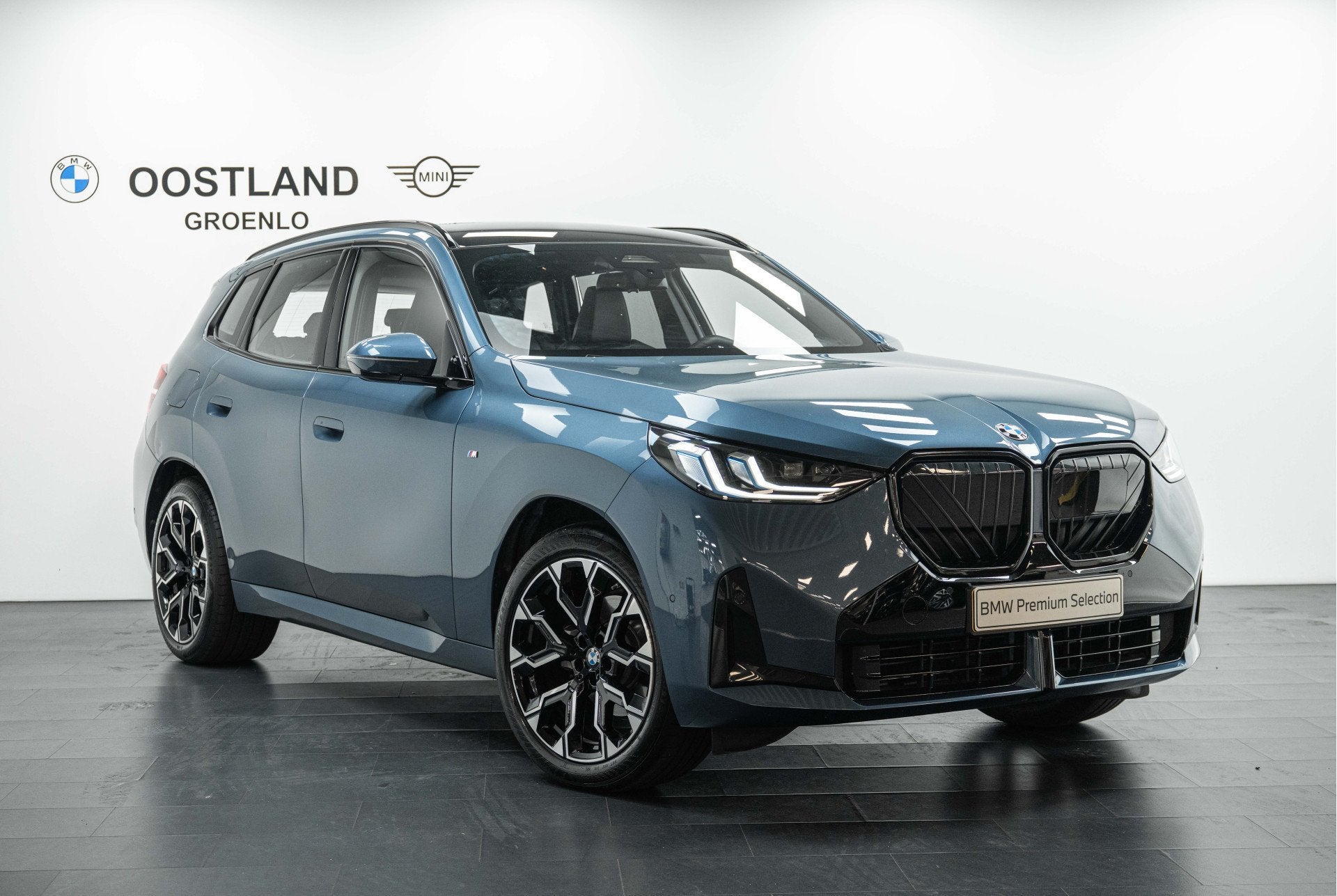 BMW X3 30e xDrive M Sport Automaat / Panoramadak / Trekhaak, Auto's, Automaat, Gebruikt, 4 cilinders, Blauw