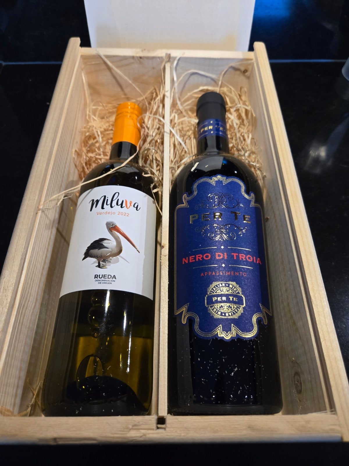 Wijncadeauset: Miluva Verdejo & Per Te Nero di Troia, Nieuw, Rode wijn, Vol, Italië
