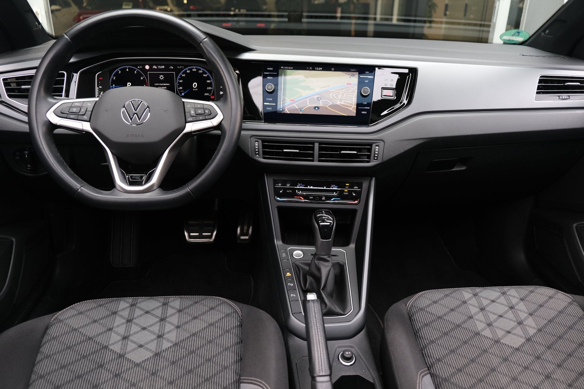 Volkswagen Taigo 1.5 TSI 2x R-Line 150PK DSG Black Style Pan, Auto's, Dealer onderhouden, 4 cilinders, 150 pk, 1192 kg
