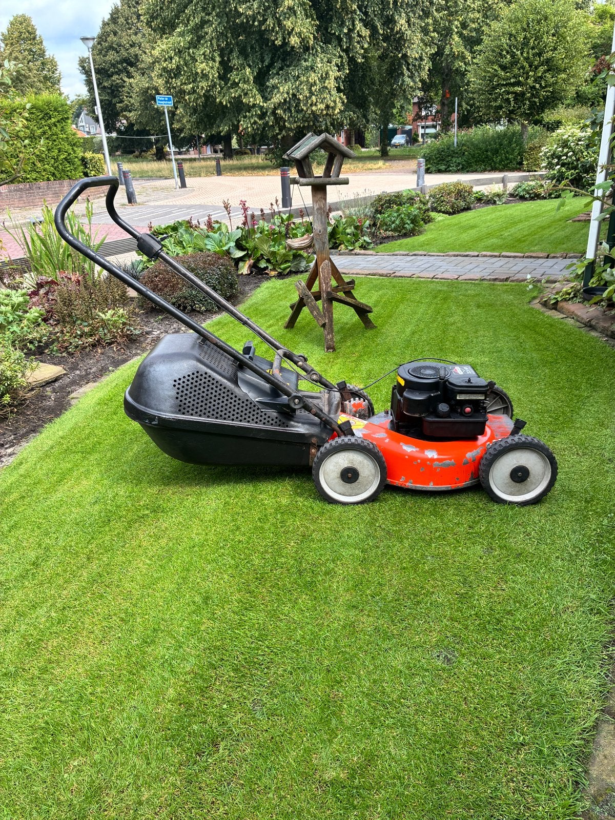 Briggs & Stratton Benzine Grasmaaier 3.5 HP met Opvangbak, Ophalen, Cirkelmaaier, Gebruikt, Opvangbak