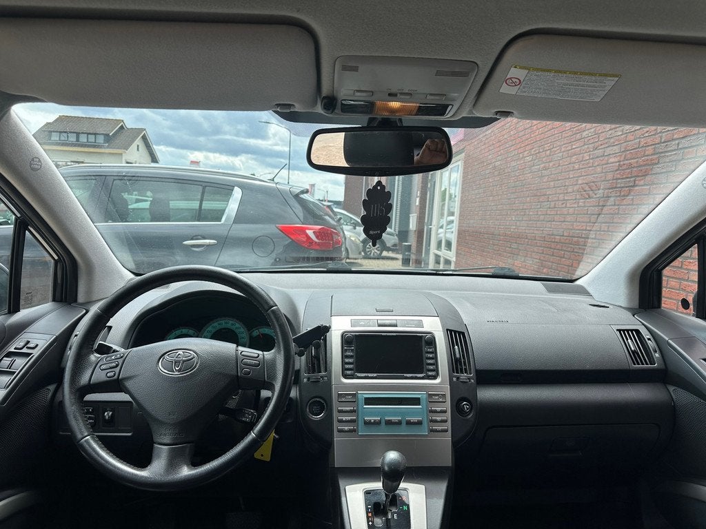 Toyota Verso 1.8 VVT-i Luna 7p / Navi / Leder / PDC / Stoelv, Gebruikt, 4 cilinders, 7 stoelen, Leder