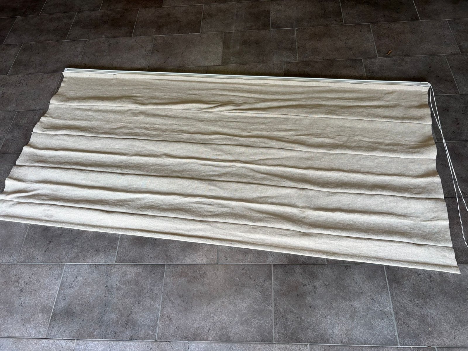 Beige vouwgordijn 233 breed 110 hoog, Ophalen, Beige