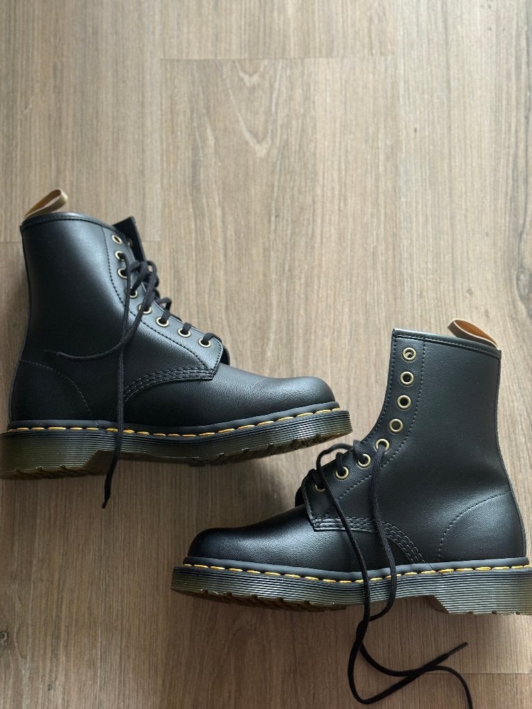Dr. Martens 1460 Vegan, Zwart, Lage of Enkellaarzen, Nieuw, Ophalen of Verzenden