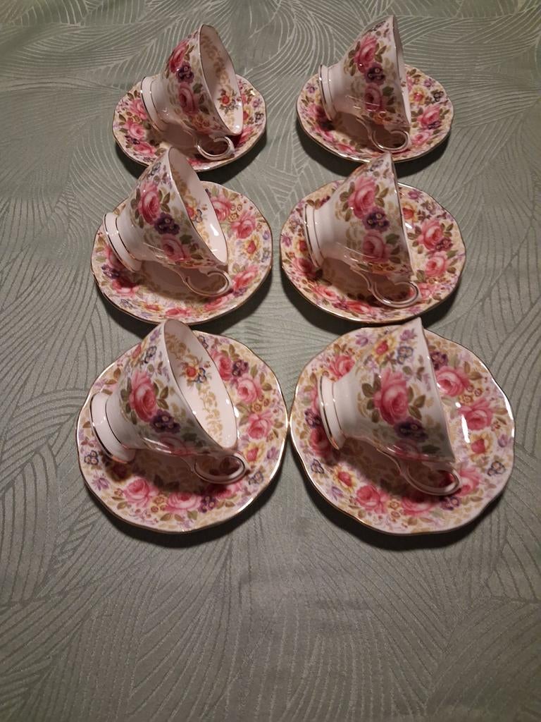 Royal Albert Serena, Antiek en Kunst, Antiek | Servies compleet, Ophalen of Verzenden