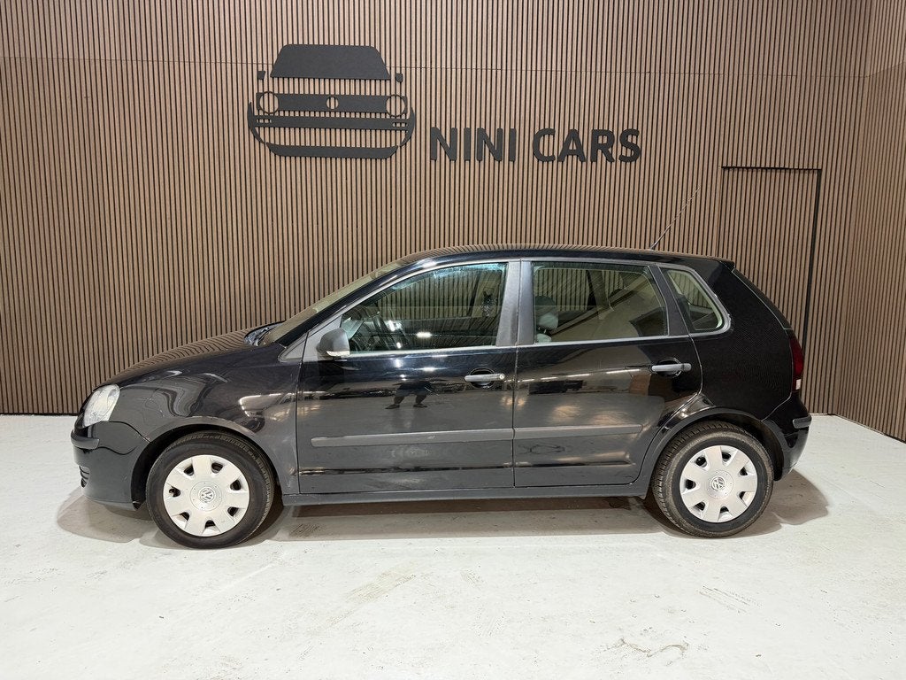 Volkswagen Polo 1.2 Trendline Airco ijskoud, Voorwielaandrijving, 989 kg, 1198 cc, Zwart