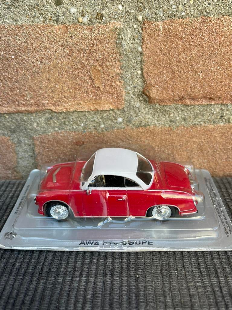 1:43 AWZ P70 coupé Russische/Poolse auto, Ophalen of Verzenden, Zo goed als nieuw, Auto, Overige merken