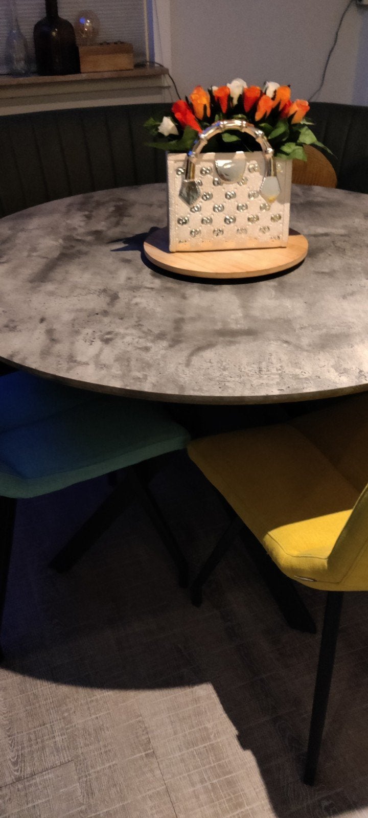 Ronde eettafel met betonnen look blad en metalen onderstel, Ophalen, Modern, Industrieel, Rond, Zo goed als nieuw