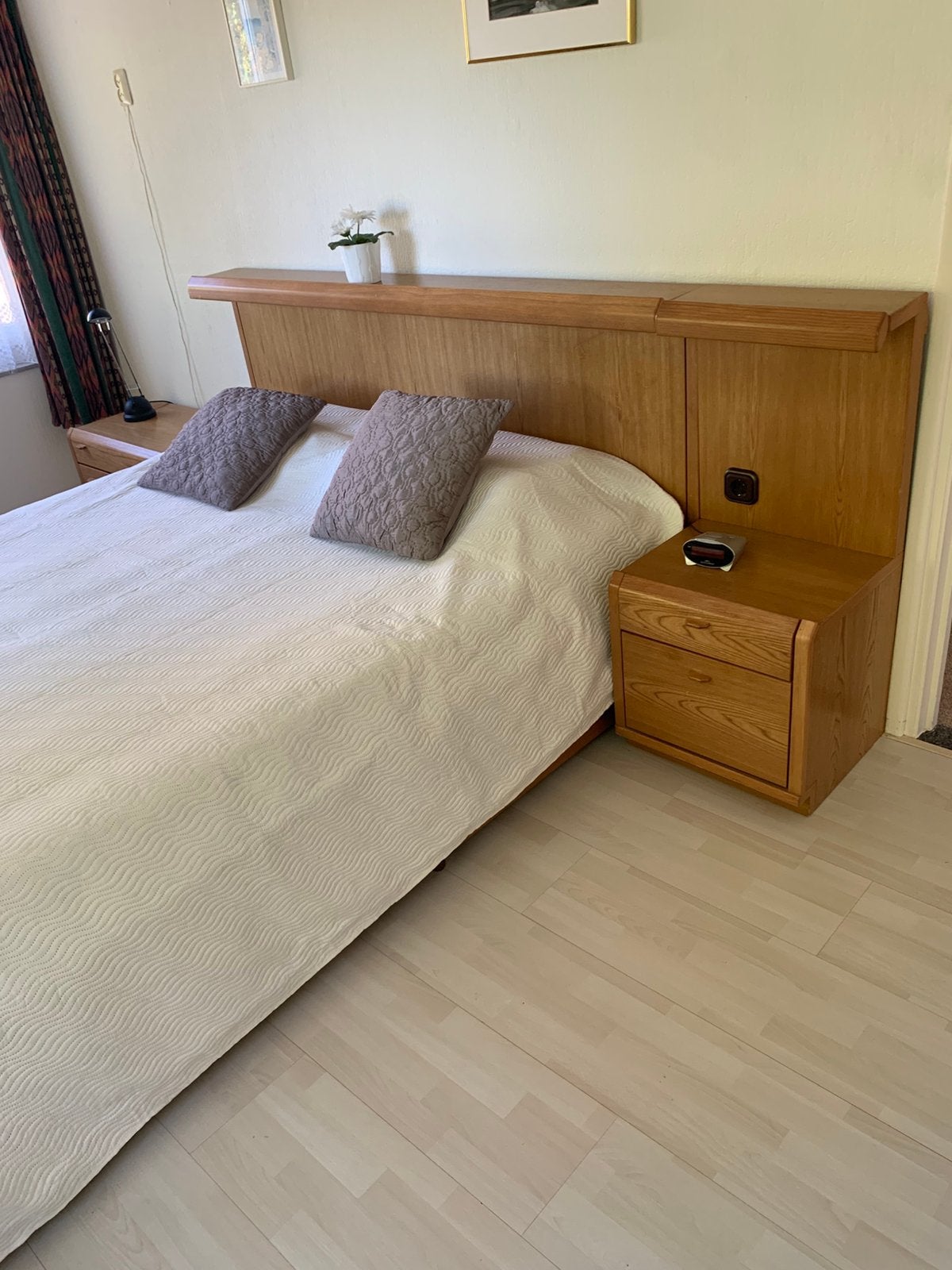 2 persoonsbed, linnenkast en nachtkastjes van Hulsta, Huis en Inrichting, Ophalen, Gebruikt, Tweepersoons, Vintage, licht eiken