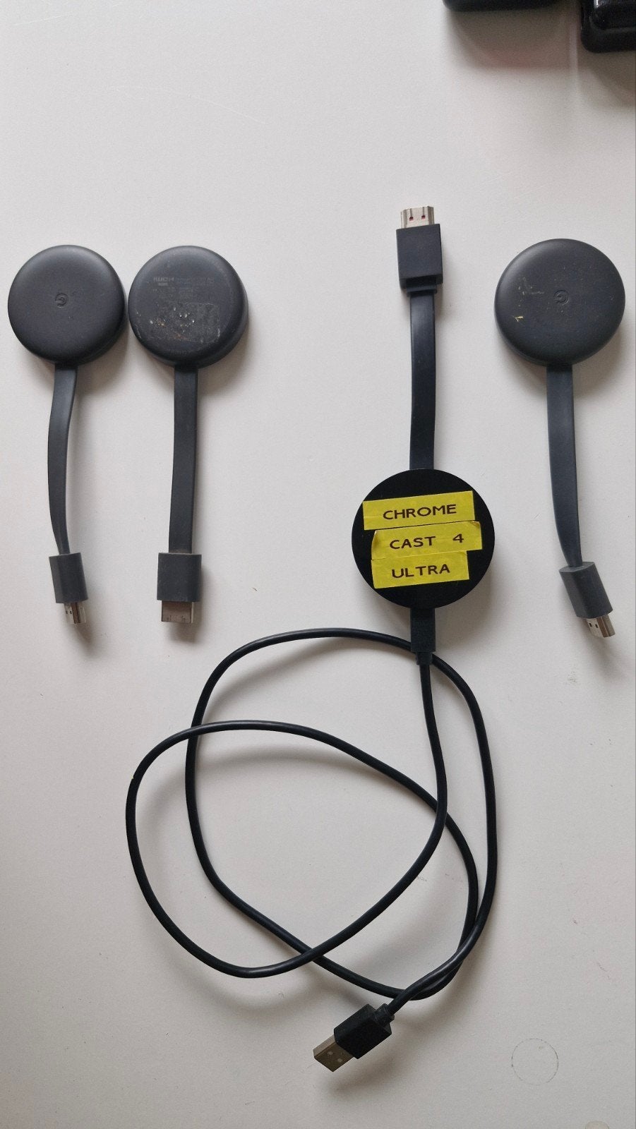 Google Chromecast 4x (waarvan 1 Ultra) - Alles in 1 koop, Ophalen, Gebruikt, HDMI
