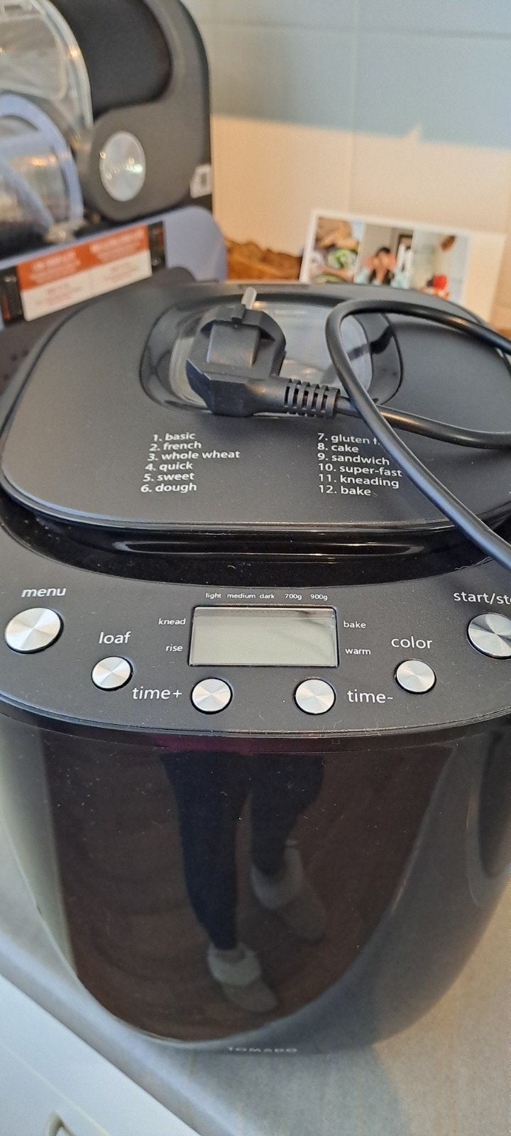 Tomado Broodbakmachine - Slechts 2x gebruikt!, Witgoed en Apparatuur, Met timer, Kijkvenster, 800 tot 1200 gram deeg, Ophalen of Verzenden