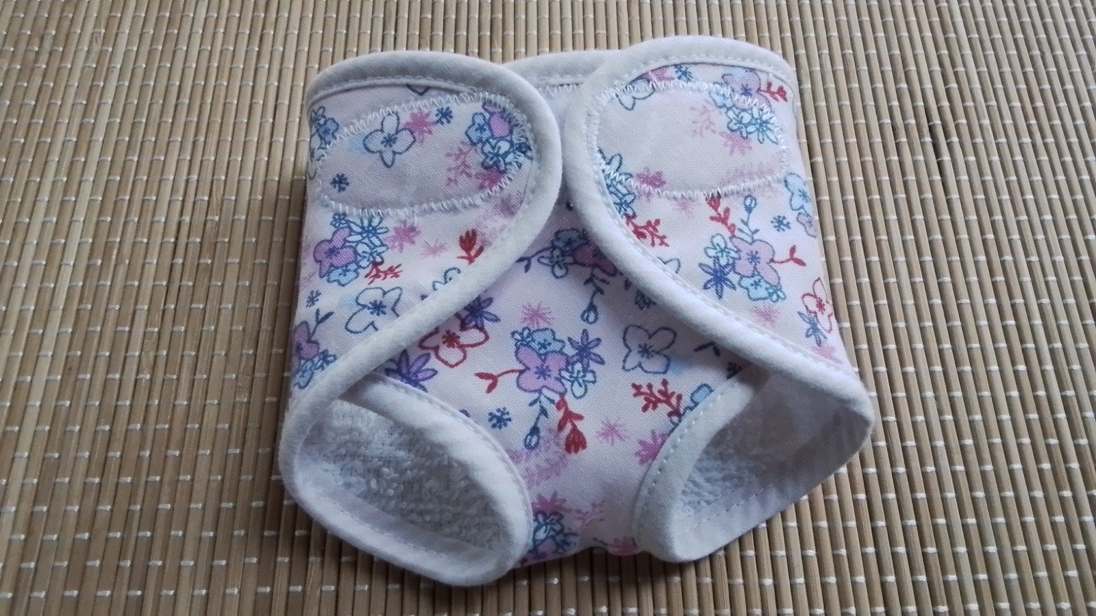 Poppenkleertjes HELE KLEINE WASBARE POPPENLUIER taille 22-24, Ophalen of Verzenden, Nieuw, Babypop