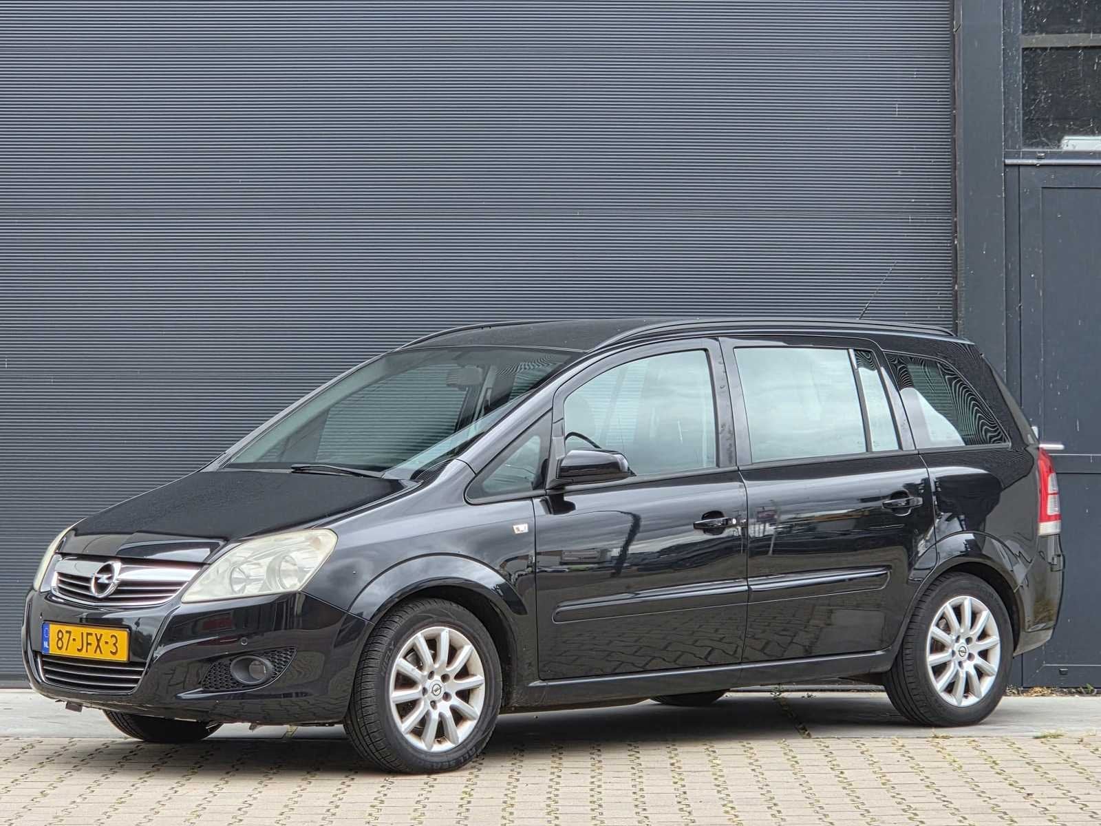 Opel - 2009 - Zafira - 1.8 Temptation - 7 persoons - 87-JFX-, Auto's, Voorwielaandrijving, Gebruikt, 4 cilinders, Zwart