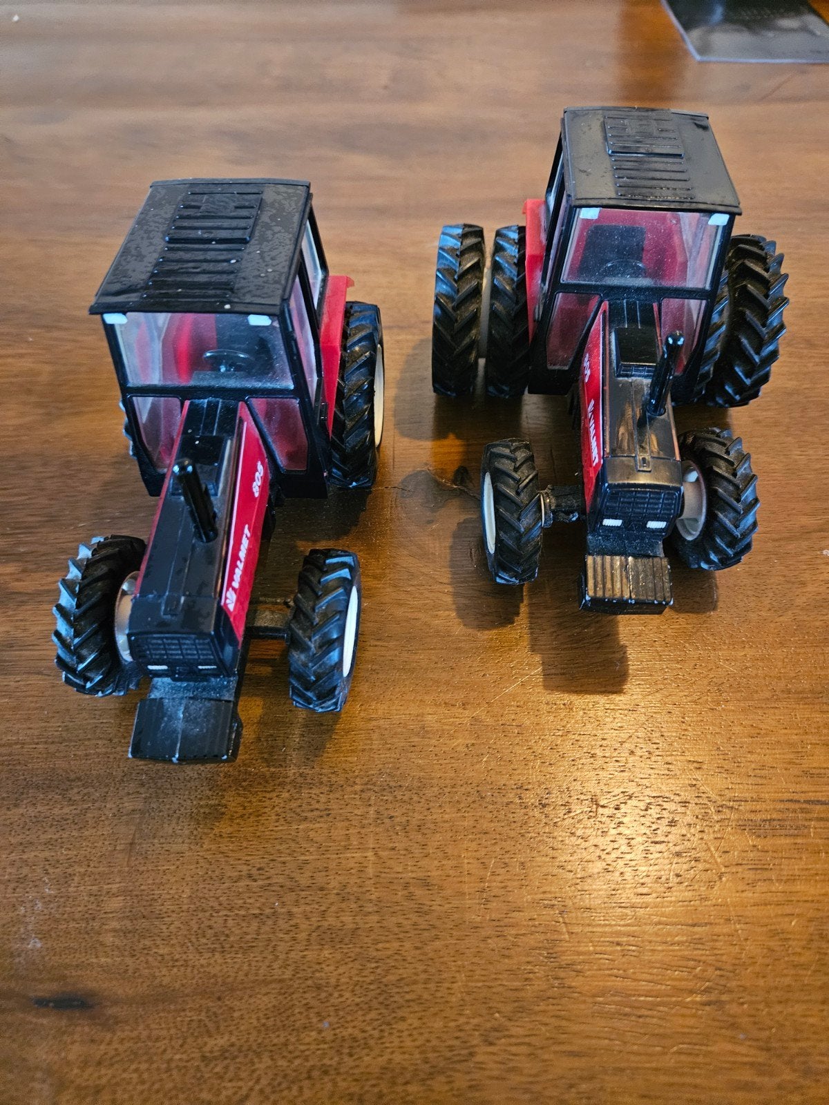 2 Valmet 805 miniatuur trekkers, Ophalen of Verzenden, Gebruikt