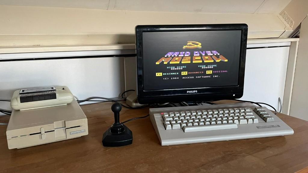 Commodore 64c complete set + tools + games + perfect beeld, Computers en Software, Vintage Computers, Ophalen, Commodore C 64