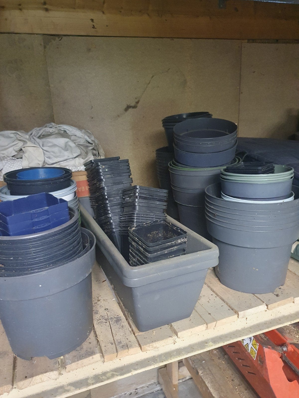 Diverse gebruikte bloempotten en plantenbakken, Tuin en Terras, Bloempotten, Ophalen, Kunststof, Gebruikt, Balkon