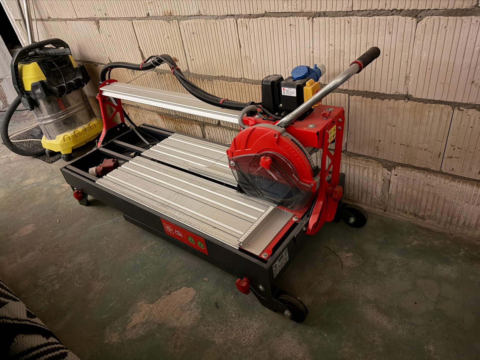 Rubi tegelzaagmachine, Ophalen, Zo goed als nieuw, 1200 watt of meer, 70 mm of meer