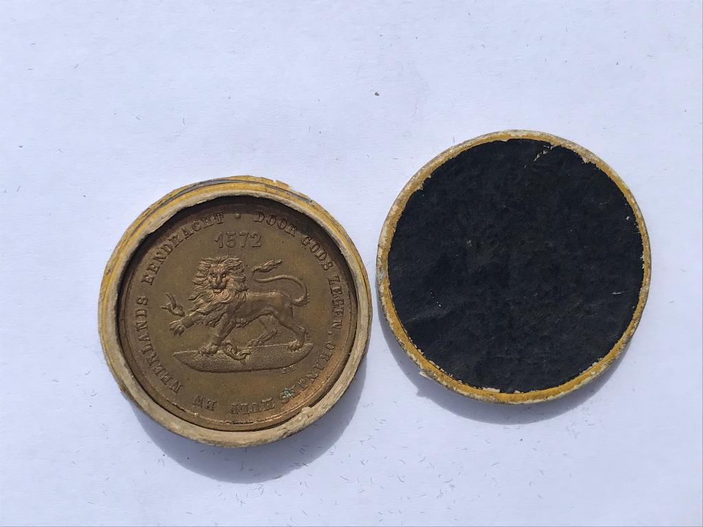 penning 300 jaar Nederland Onafhankelijk 1872 den Briel, Verzenden, Brons