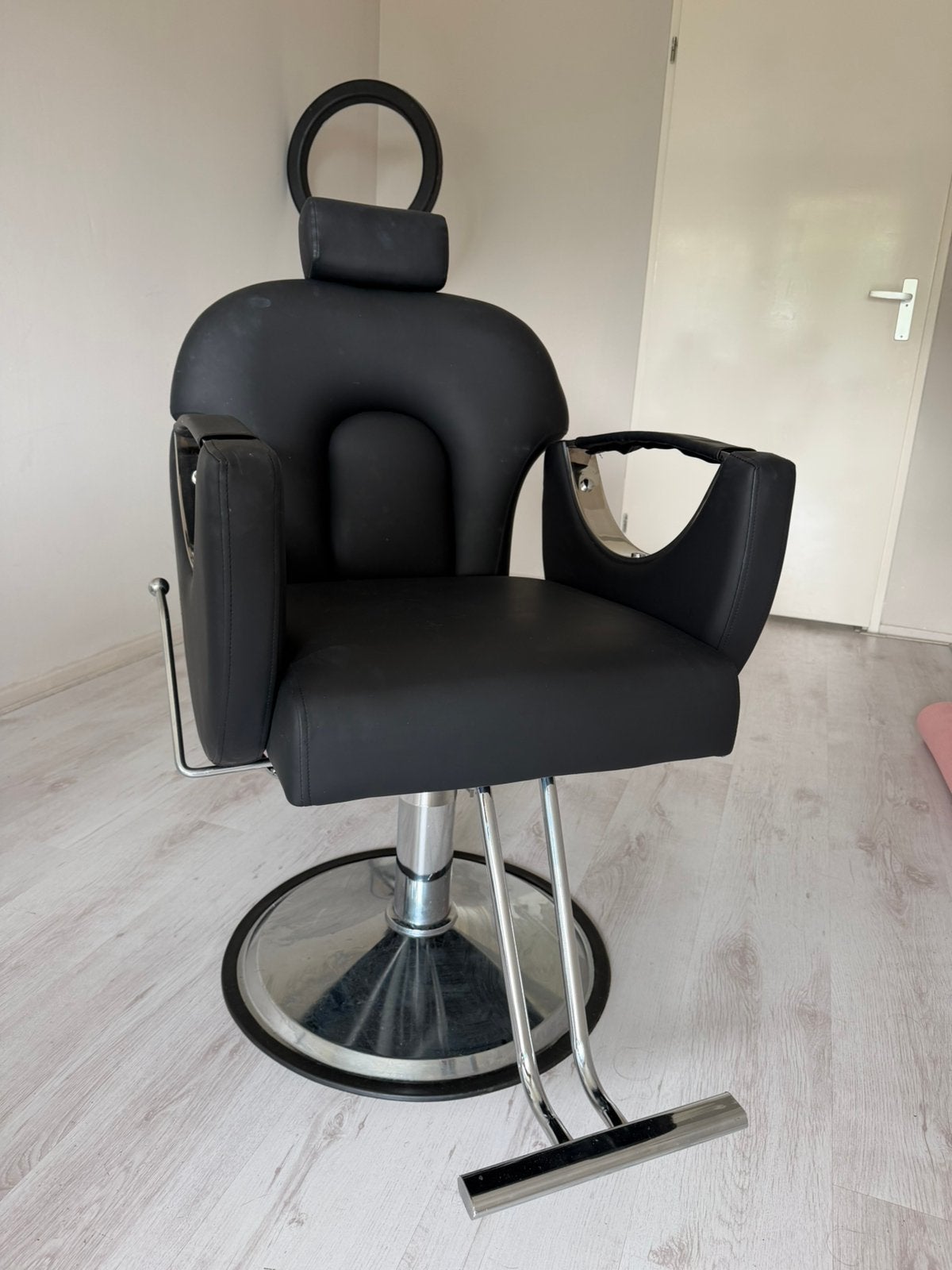 Barberstoel verstelbaar zwart, Huis en Inrichting, Stoelen, Ophalen, Zwart, Leer, Zo goed als nieuw