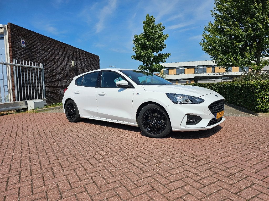 Focus 1.0 EcoB. | ST Line | CarPlay | B&O speakers |, Zwart, Wit, Origineel Nederlands, Handgeschakeld