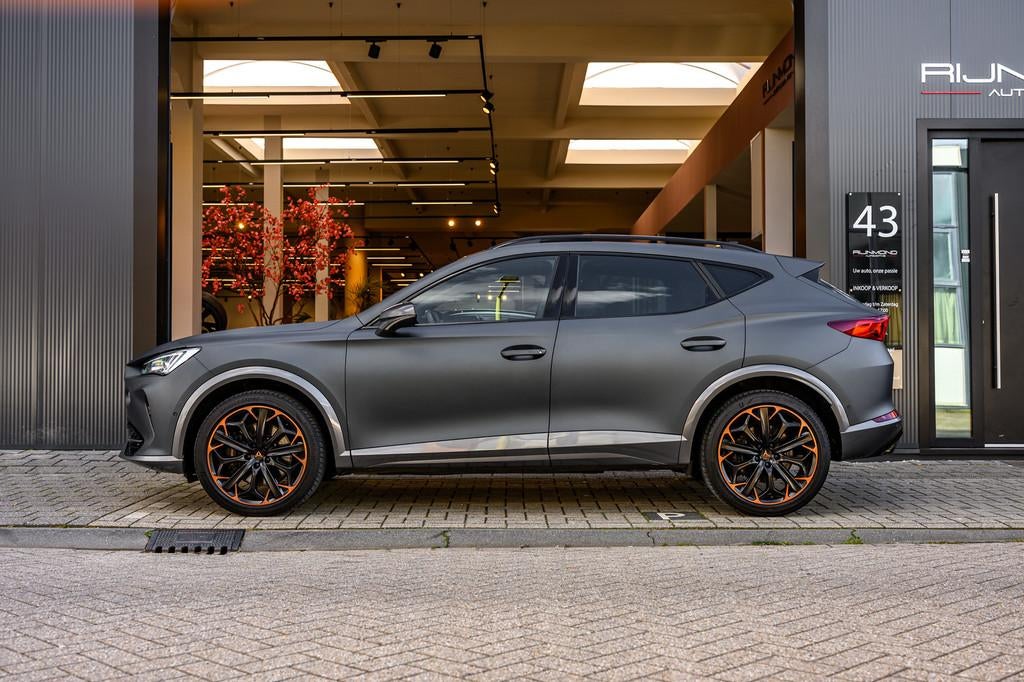 Cupra Formentor VZ 2.0 TSI |Pano|Bucket Seats|Keyless|Camera, Gebruikt, Zwart, 4 cilinders, 1481 kg