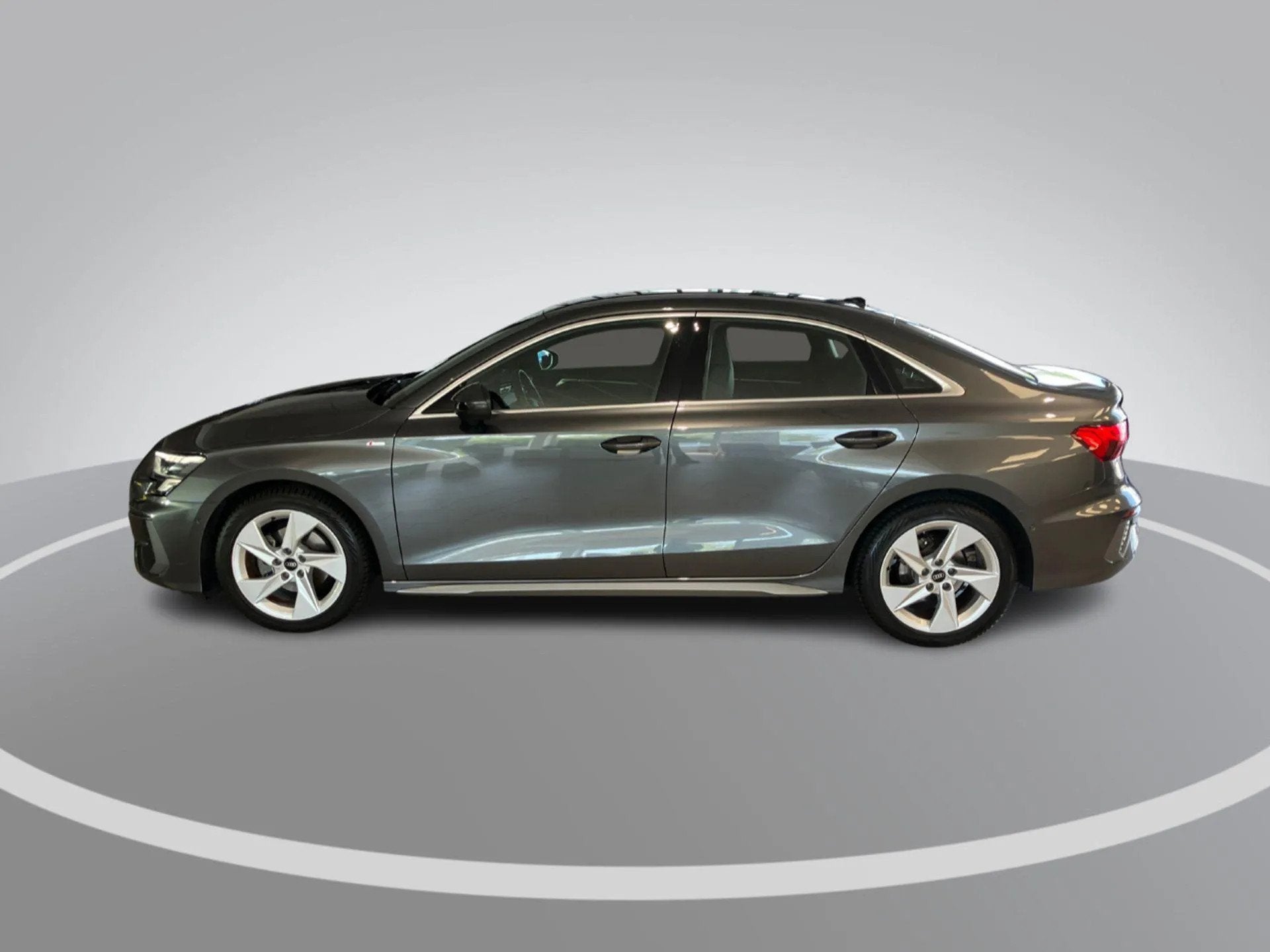 Audi A3 Limousine 30 TFSI/110PK S edition (bj 2023), Gebruikt, 680 kg, Origineel Nederlands, Bedrijf
