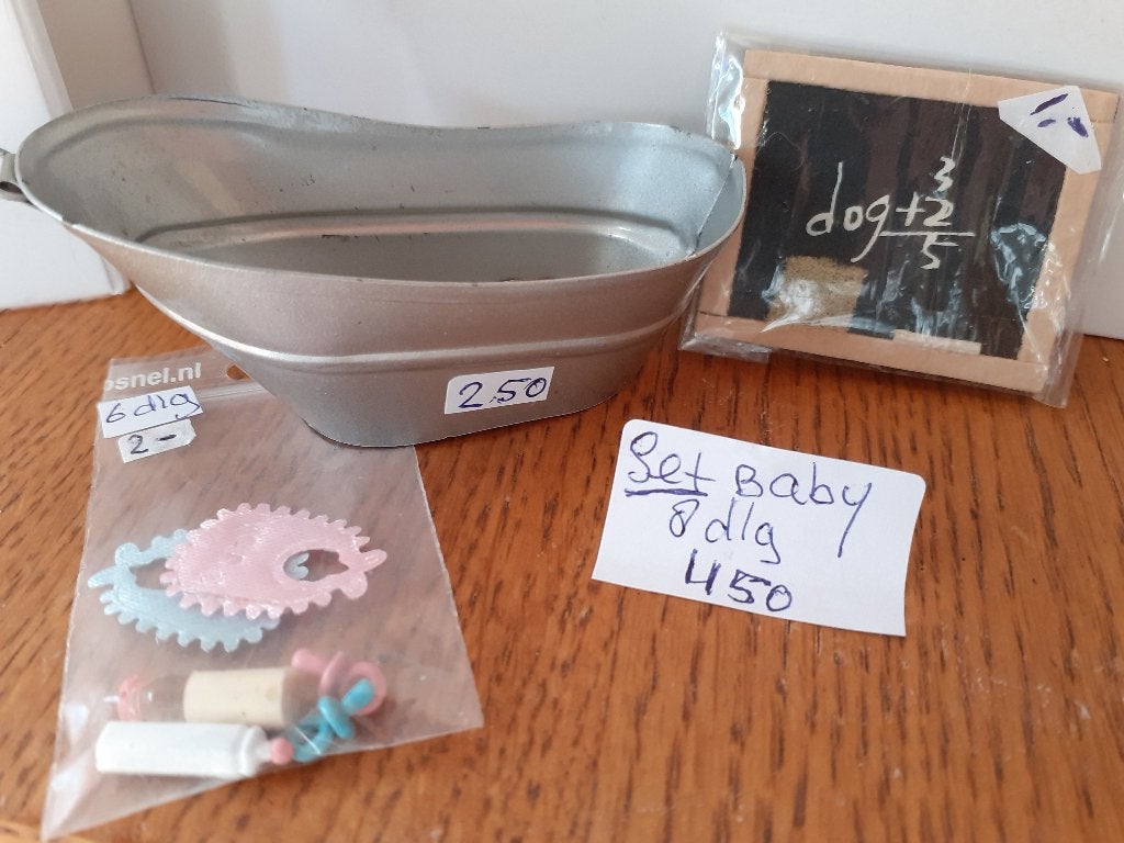 POPPENHUIS  voor de baby   hele set 4,50, Verzenden, Nieuw, Poppenhuis
