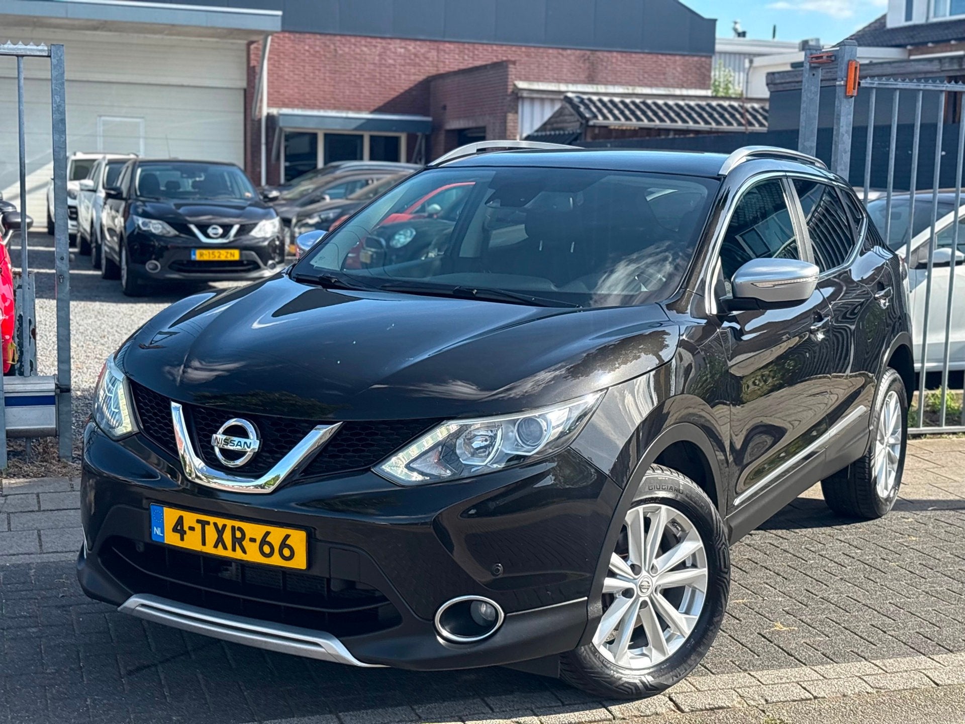 Nissan Qashqai 1.2 Connect Edition | Panoramadak | Trekhaak, Auto's, Voorwielaandrijving, Euro 5, Stof, Gebruikt