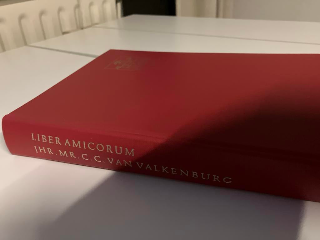 Liber Amicorum Jhr. Mr. C.C. van Valkenburg, Ophalen, Zo goed als nieuw