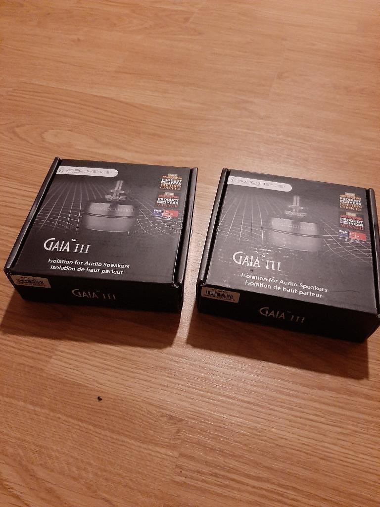 isoacoustics GAIA 3   2x 4 stuks