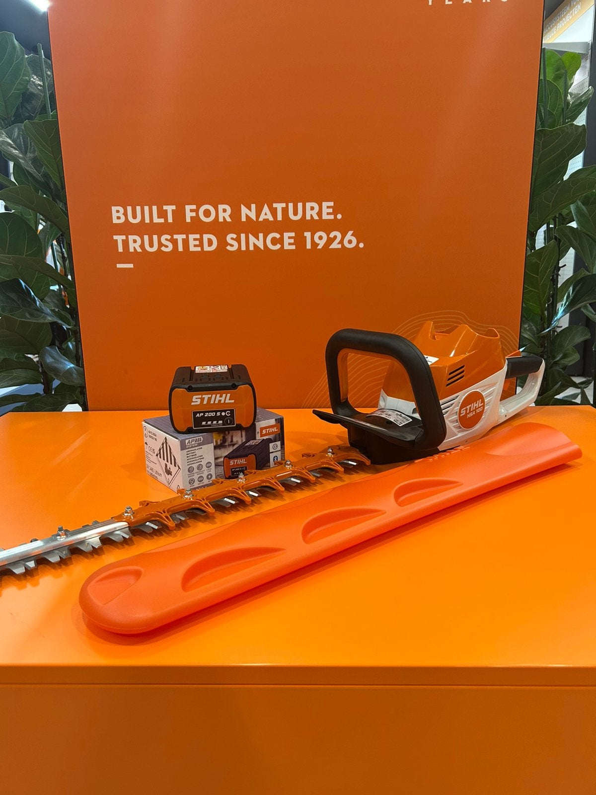 STIHL HSA 100 AP 200s demo set accu heggenschaar, Ophalen of Verzenden, Zo goed als nieuw, Accu