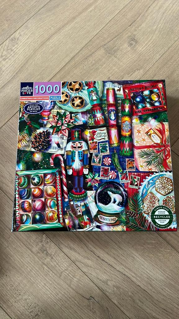 Eeboo puzzel: Christmas decorations 1000 stukjes, Ophalen of Verzenden, 500 t/m 1500 stukjes, Zo goed als nieuw, Legpuzzel