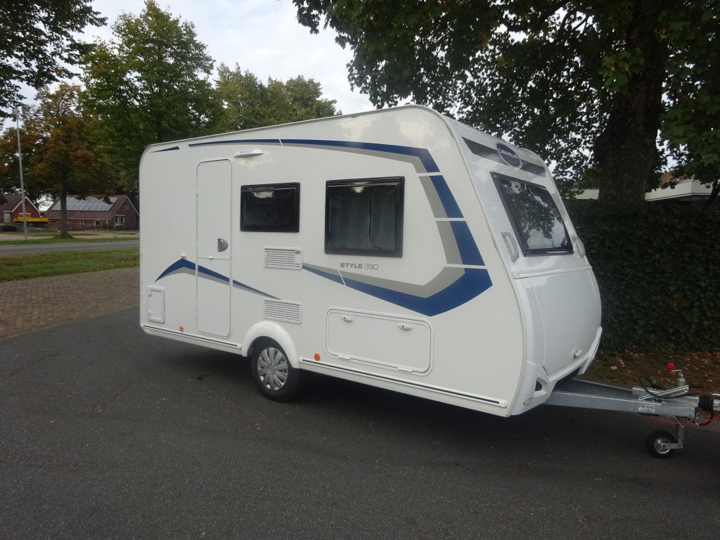 Caravelair Style 390 #SPLINTERNIEUW#, Caravans en Kamperen, Bedrijf, Treinzit, 750 - 1000 kg, Luifel