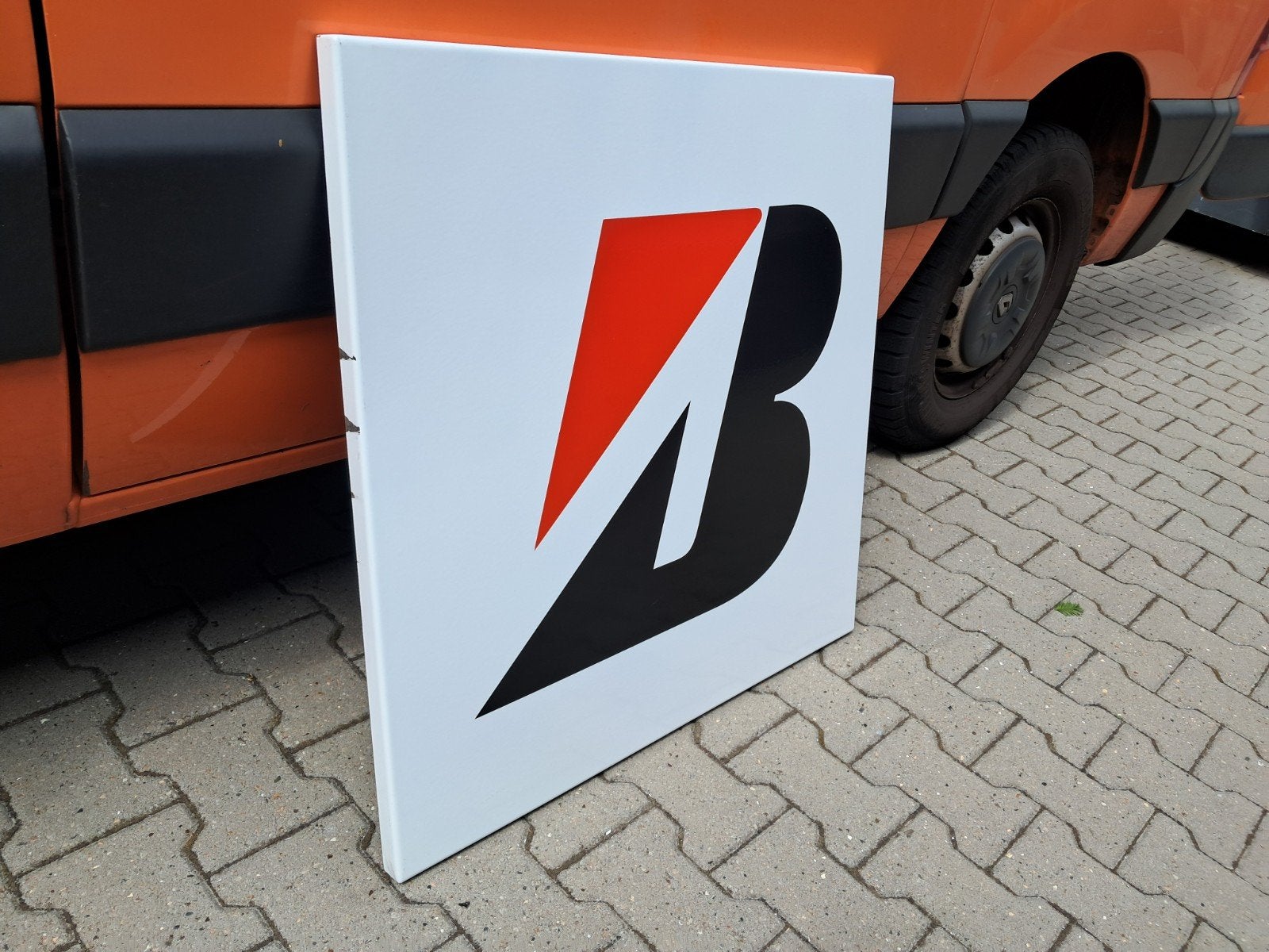 Bridgestone Logo emaille bord 80cm bij 80cm zeldzaam bord, Verzamelen, Merken en Reclamevoorwerpen, Gebruikt, Reclamebord, Ophalen
