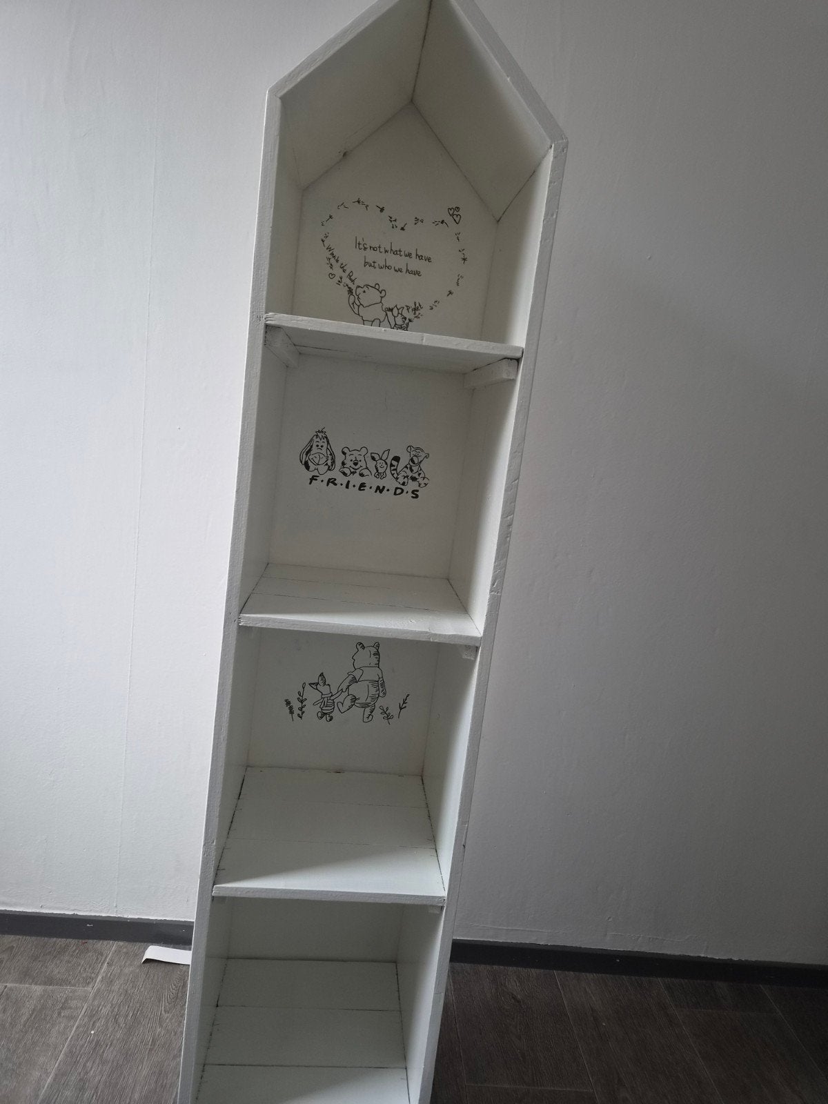 Unieke Handgemaakte Boekenkast/Huisjeskast – Winnie the Pooh, Ophalen, Nieuw, 105 cm of meer, Minder dan 50 cm