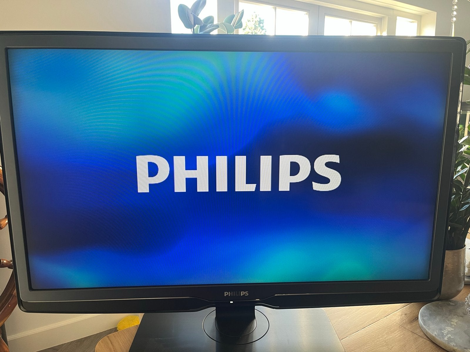 Philips LCD TV 32 inch met Ambilight en afstandsbediening, Ophalen, Philips, Gebruikt, 50 Hz