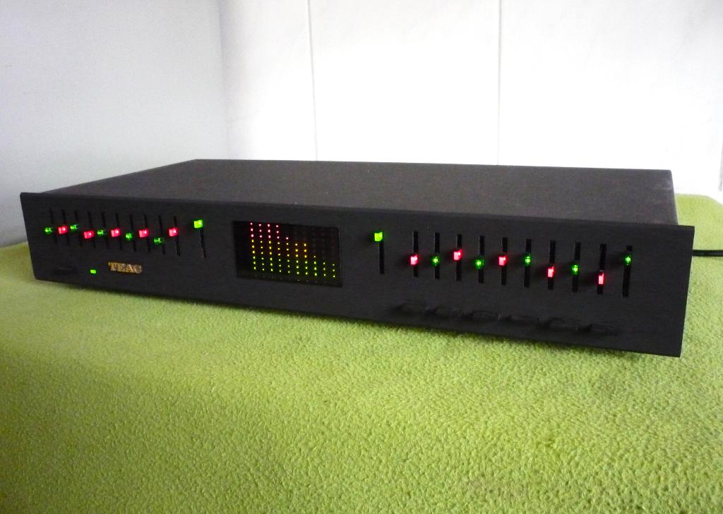 Teac EQA 20 Equalizer, Overige merken, Gebruikt, Ophalen of Verzenden, 120 watt of meer