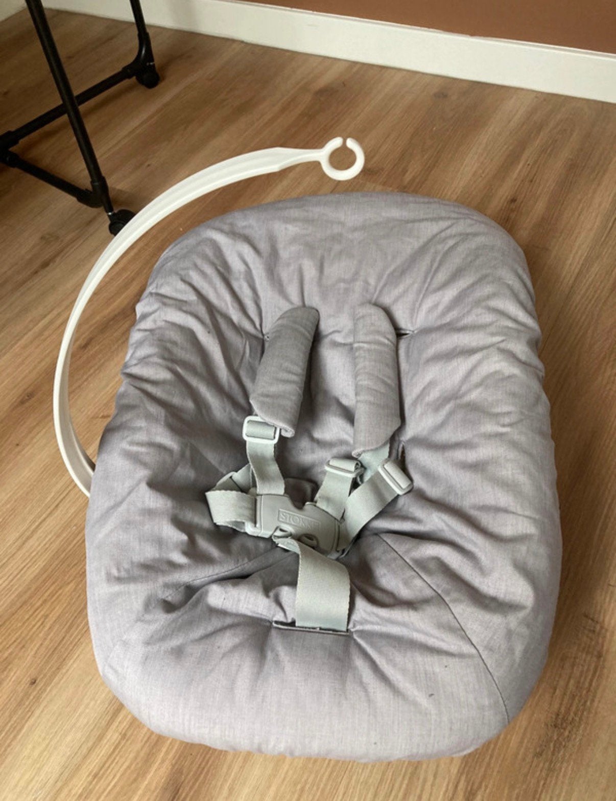 Stokke Newbornset baby kuipje met speelboog voor Tripp Trapp, Ophalen, Zo goed als nieuw, Overige typen