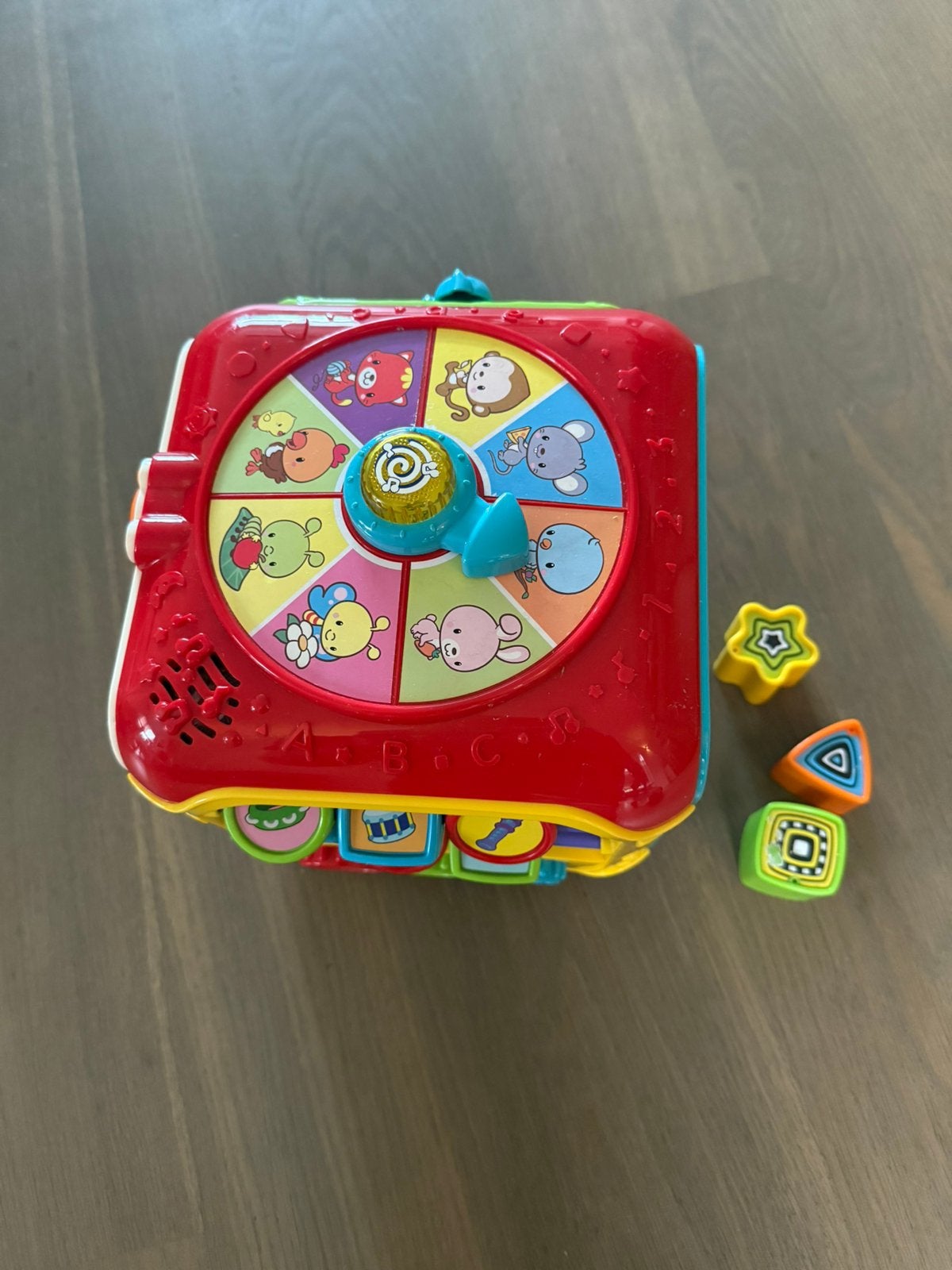 Vtech Activiteiten kubus met geluid, Ophalen, Zo goed als nieuw, 6 maanden tot 2 jaar