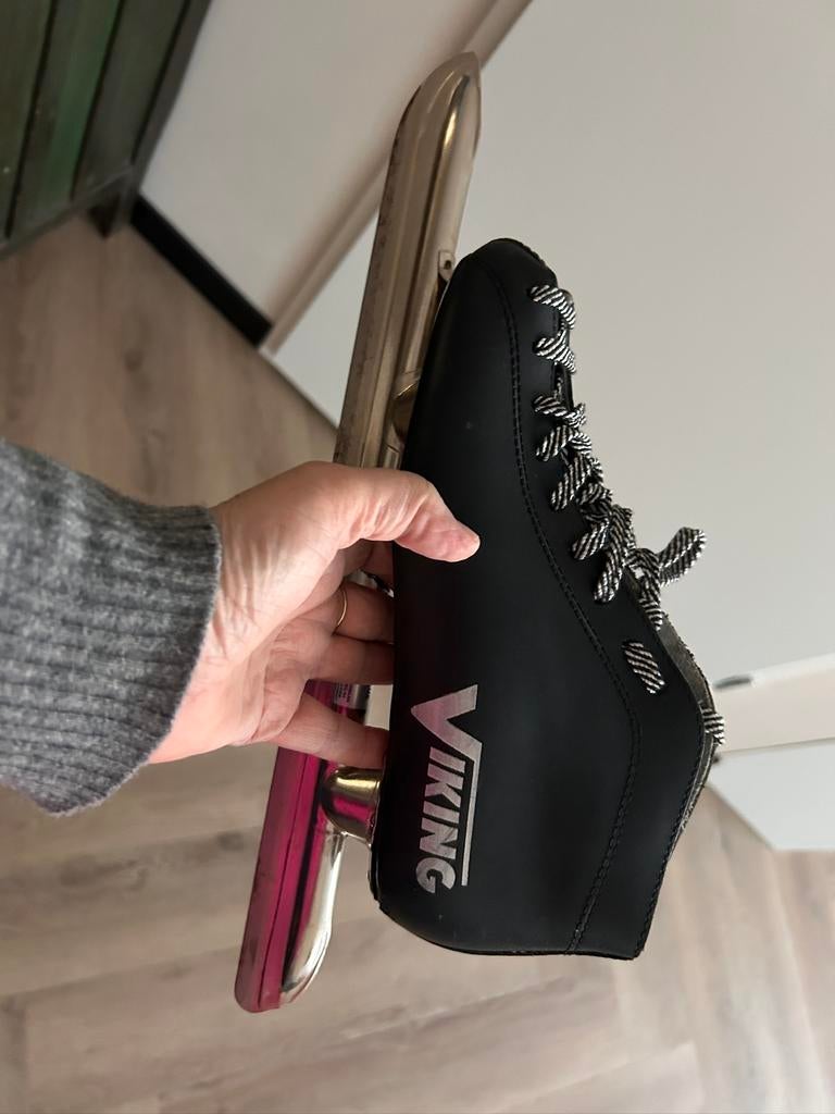 Schaatsen Viking maat 38 zgan, Kleding | Dames, Schoenen, Zo goed als nieuw, Overige typen, Zwart, Ophalen of Verzenden